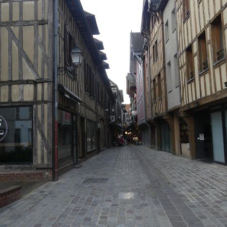 Le Chalet Troyen Troyes Exteriör bild